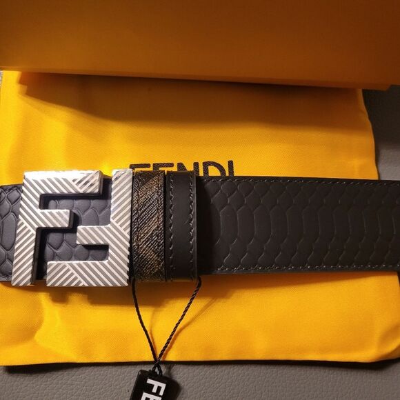 Authentic Reversible Fendi Belt 44 - Picture 6 of 8